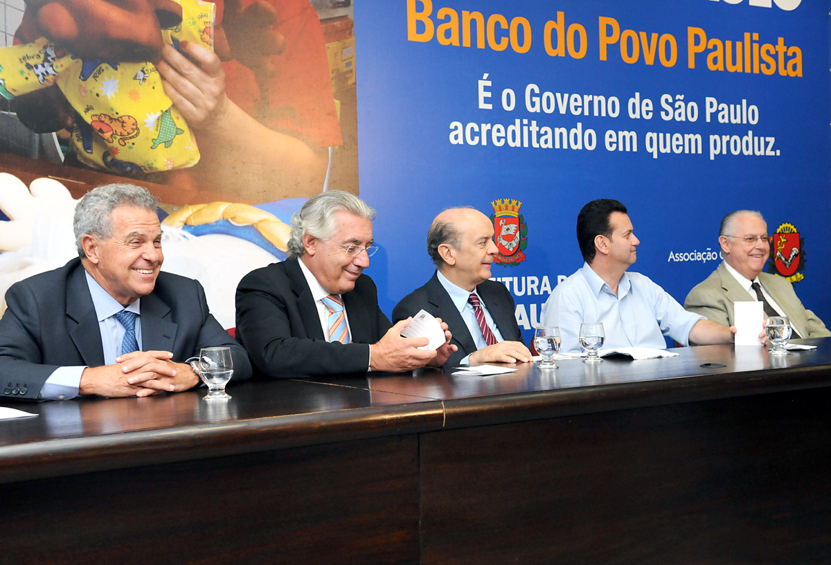 Evento marca expanso do Banco do Povo Paulista <a style='float:right;color:#ccc' href='https://www3.al.sp.gov.br/repositorio/noticia/01-2010/BANCOPOVOMESAMAC 37.jpg' target=_blank><i class='bi bi-zoom-in'></i> Clique para ver a imagem </a>